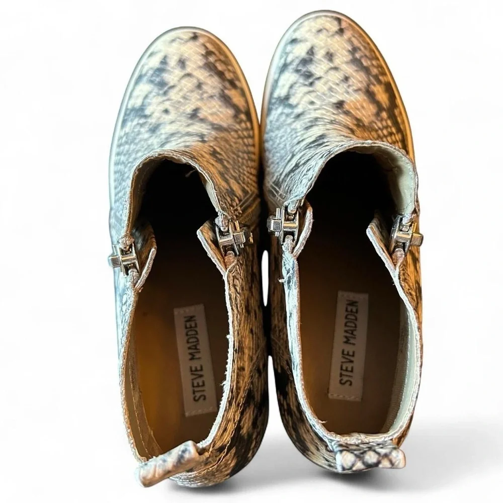 Steve Madden Snakeskin Wedgie Sneakers | 7.5